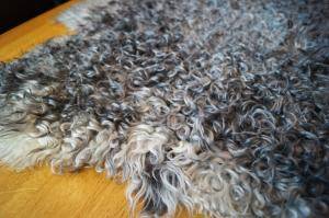 Peaux de mouton - Gotland - feathery-gotland-sheepskin