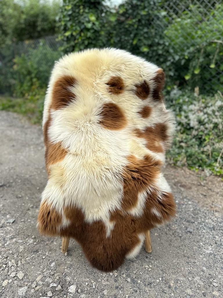 Peaux de mouton - Peaux suédoises - polka-dot-swedish-sheepskins-adam-leather