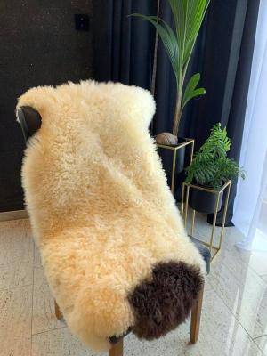 Peaux de mouton - Peaux suédoises - swedish-chocolate-white-sheepskins-adam-leather