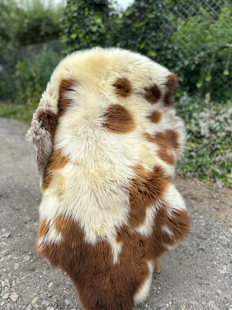 Peaux de mouton - Peaux suédoises - swedish-polka-dot-adam-leather