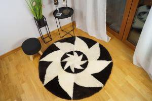 Peaux de mouton - Tapis ronds - gorgeous-round-carpets-sheepskin-adam-leather