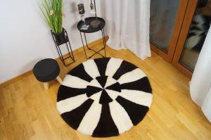 Peaux de mouton - Tapis ronds - stunning-round-carpets-sheepskin-adam-leather