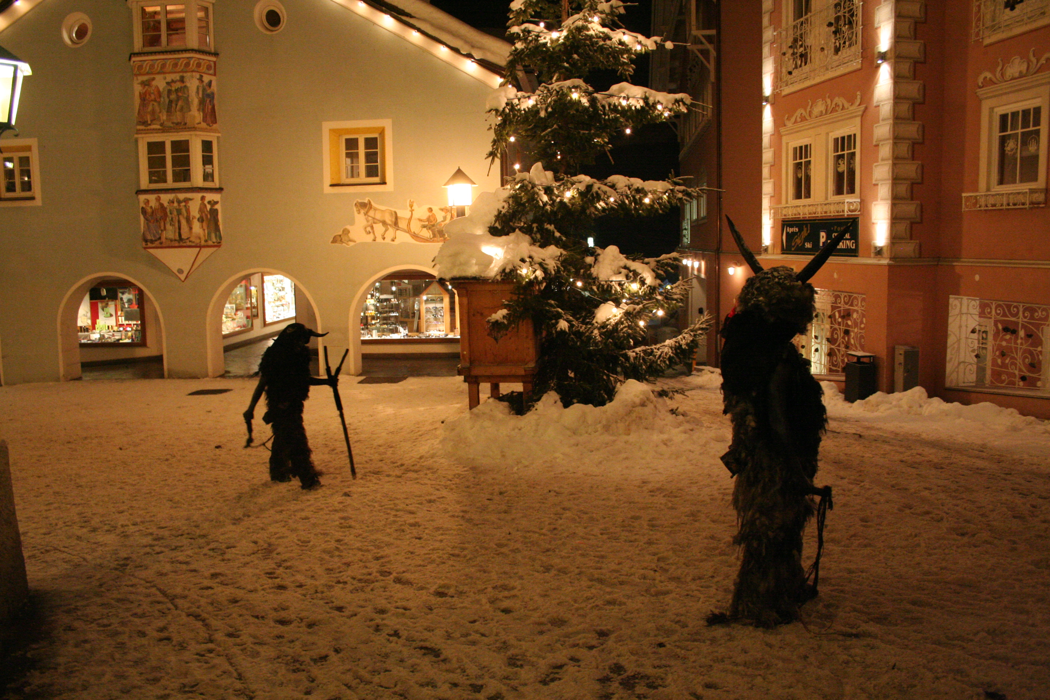 Peaux de mouton - Peau de mouton à poils longs pour costume de Krampus - krampusg2