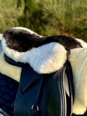 Peaux de mouton - Housses de selle équestre - saddle-cover-sheepskin1