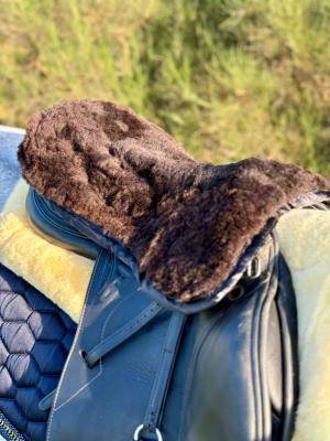 Peaux de mouton - Housses de selle équestre - saddle-cover-sheepskin