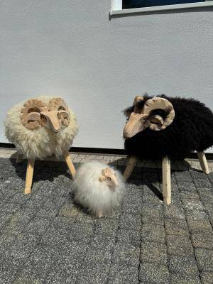Peaux de mouton - Moutons en Bois  - woodensheepwithsheepskin5