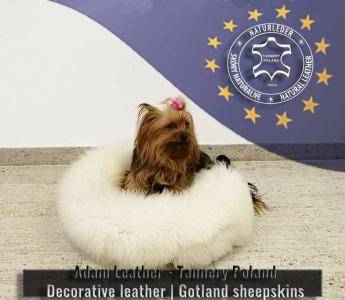 Peaux de mouton - Lits pour chiens - Made by Nature - Créé par Adam Leather - Tannery Poland - Cuir de décoration | Peaux de mouton du Gotland