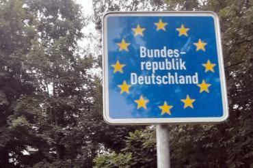 Peaux de mouton - Rendez-vous d'affaires à la frontière belgo-allemande.