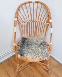 Peaux de mouton -  Coussins de chaise en peau de mouton!