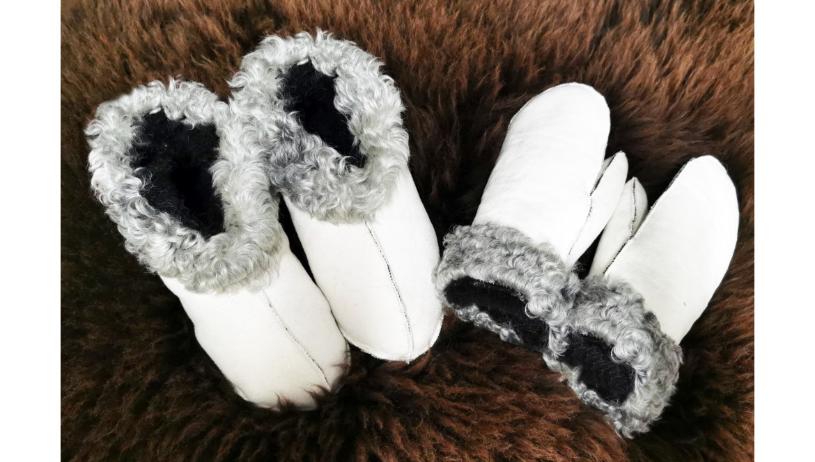 Gants en laine et chaussons en peau de mouton !